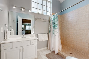 Shower, hair dryer, towels - Waterfront home with 35-foot dock, Cabana Club membership with pool/beach access (Key Colony Beach)
