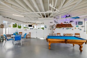 Games room - Waterfront home with dock, pool table & private pool - walk to Sombrero Beach (Marathon)