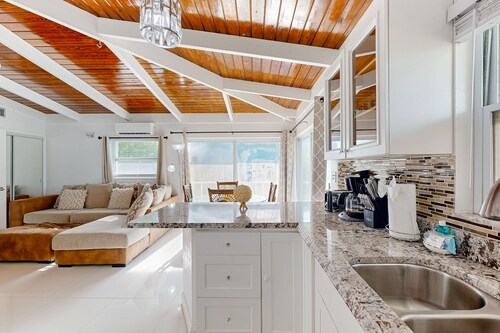 Summerland Canal-Front Escape w/ Plunge Pool, Dock, Tiki Bar, WiFi & Laundry