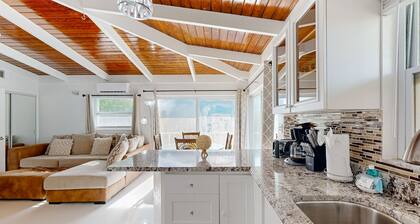 Summerland Canal-Front Escape w/ Plunge Pool, Dock, Tiki Bar, WiFi & Laundry