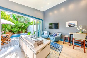 TV - Bright Duplex with Private Heated Pool, Central AC, WiFi, & Private Washer/Dryer (Key West)
