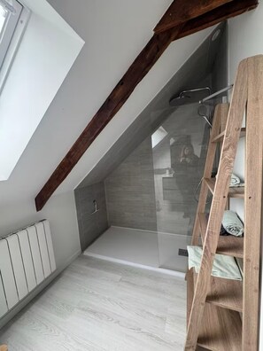 Shower, hair dryer, towels, soap - T4 Sea view pool and jacuzzi, Le Pouldu (Clohars-Carnoët)