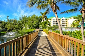 Property grounds - Cozy Dog-Friendly Condo w/ Shared Pool, Hot Tub, Private Deck & Parking (Key West)
