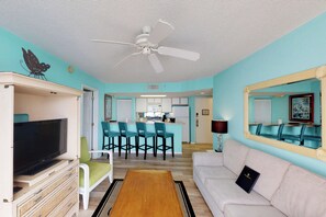TV - Cozy Dog-Friendly Condo w/ Shared Pool, Hot Tub, Private Deck & Parking (Key West)