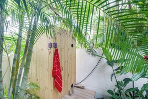 Property grounds - Gorgeous Home with Lush Patio & Private Pool - Two Blocks to Higgs Beach (Key West)