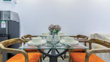 Comfort Apartment, Balcony, City View | Dining