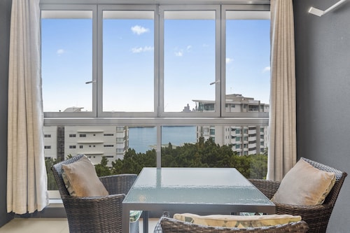 Stylish Apartment With Balcony and Pool