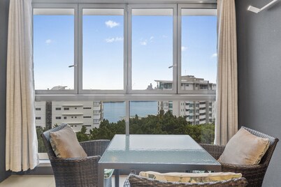 Stylish Apartment With Balcony and Pool