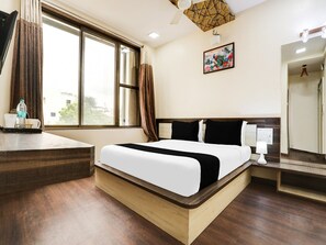 Room - Hotel O Palkhi Road Near Sai Baba (Rahata)