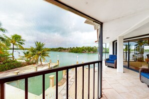 Terrace/patio - Waterfront jewel with private guest suite, boat slip, free WiFi, & washer/dryer (Marathon)