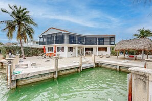 Exterior - Waterfront jewel with private guest suite, boat slip, free WiFi, & washer/dryer (Marathon)