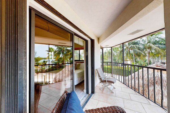 Property grounds - Waterfront jewel with private guest suite, boat slip, free WiFi, & washer/dryer (Marathon)