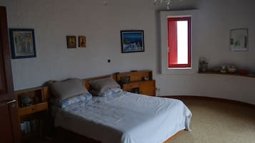 Silitysrauta/-lauta, Wi-Fi, vuodevaatteet