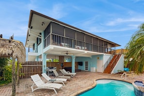 Pool - Waterfront house with covered patio, private pool, & 75' dock - dogs welcome (Marathon)