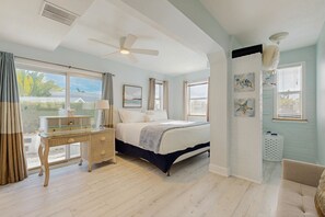 Desk, iron/ironing board, free WiFi, bed sheets - Canal Front Gem W/ Private Dock, PS4, Free WiFi, & Expansive Balcony W/ Views (Key Largo)