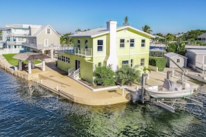 Exterior - Canal Front Gem W/ Private Dock, PS4, Free WiFi, & Expansive Balcony W/ Views (Key Largo)