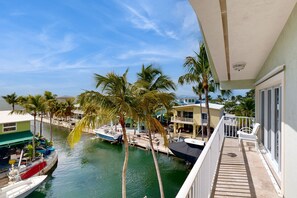 Terrace/patio - Oceanfront, Snowbird-Friendly Home with High-Speed WiFi, Ocean Views, and Dock (Key Largo)