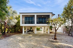 Exterior - Coastal Chic Snowbird-Friendly Home with Central AC, High-Speed WiFi, and Washer/Dryer (Key Largo)
