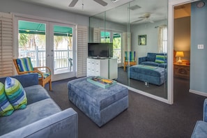 TV - Cheery Beach Getaway Near Local Attractions - Pool & Easy Beach Access (Key West)