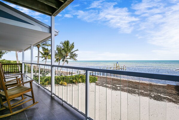 Property grounds - Family-friendly oceanfront home with private beach, private gas grill, and deck (Long Key)