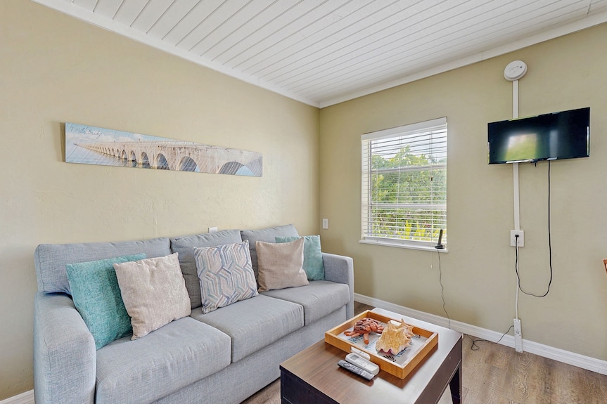 Newly Remodeled, Bayfront Studio With Dock, Views & Open Water Access - Duck Key, FL