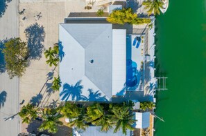 Exterior - Waterfront home with private heated pool, dock, canal views, grill, AC (Marathon)