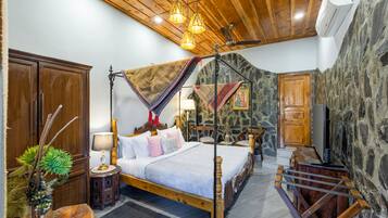 Deluxe Villa, Courtyard View