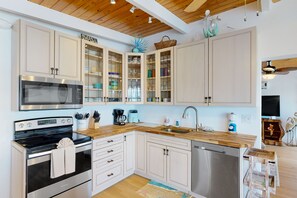 Fridge, microwave, oven, stovetop - Saylor's Bay | House in Key Colony Beach with ocean views (Key Colony Beach)