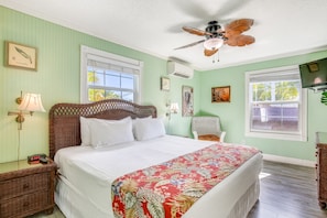 Iron/ironing board, free WiFi, bed sheets - Cozy, Dog-Friendly Townhome with Shared Pool & Courtyard - Walkable Locale (Key West)