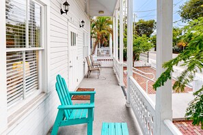 Terrace/patio - Elegant Condo with Entertainment & Private Parking - Great Central Location (Key West)