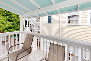 Property grounds - Elegant Condo with Entertainment & Private Parking - Great Central Location (Key West)