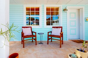 Terrace/patio - Bohemian island home full of color and modern amenities - in a great location (Key West)