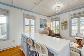 Interior - Charming island retreat with balcony, king bed, desk space & dog-friendly vibe (Key West)