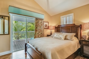 Iron/ironing board, Internet, bed sheets - Tropical oasis near all the action with central AC & balcony (Duck Key)