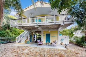Terrace/patio - Dog friendly Florida Keys Home with Grill, Patio & Fully Equipped Kitchen (Key Largo)