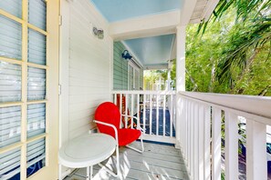 Terrace/patio - Colorful home in private community with resort pool & hot tub, on-site golf (Key West)