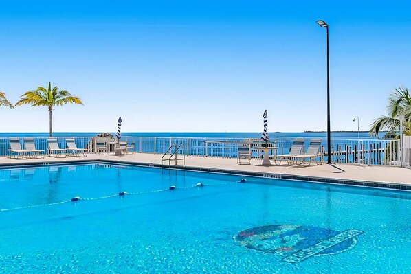Pool - Gulfside condo with gorgeous views, shared pool, WiFi, & close to attractions (Marathon)