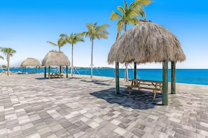 Terrace/patio - Gulfside condo with gorgeous views, shared pool, WiFi, & close to attractions (Marathon)
