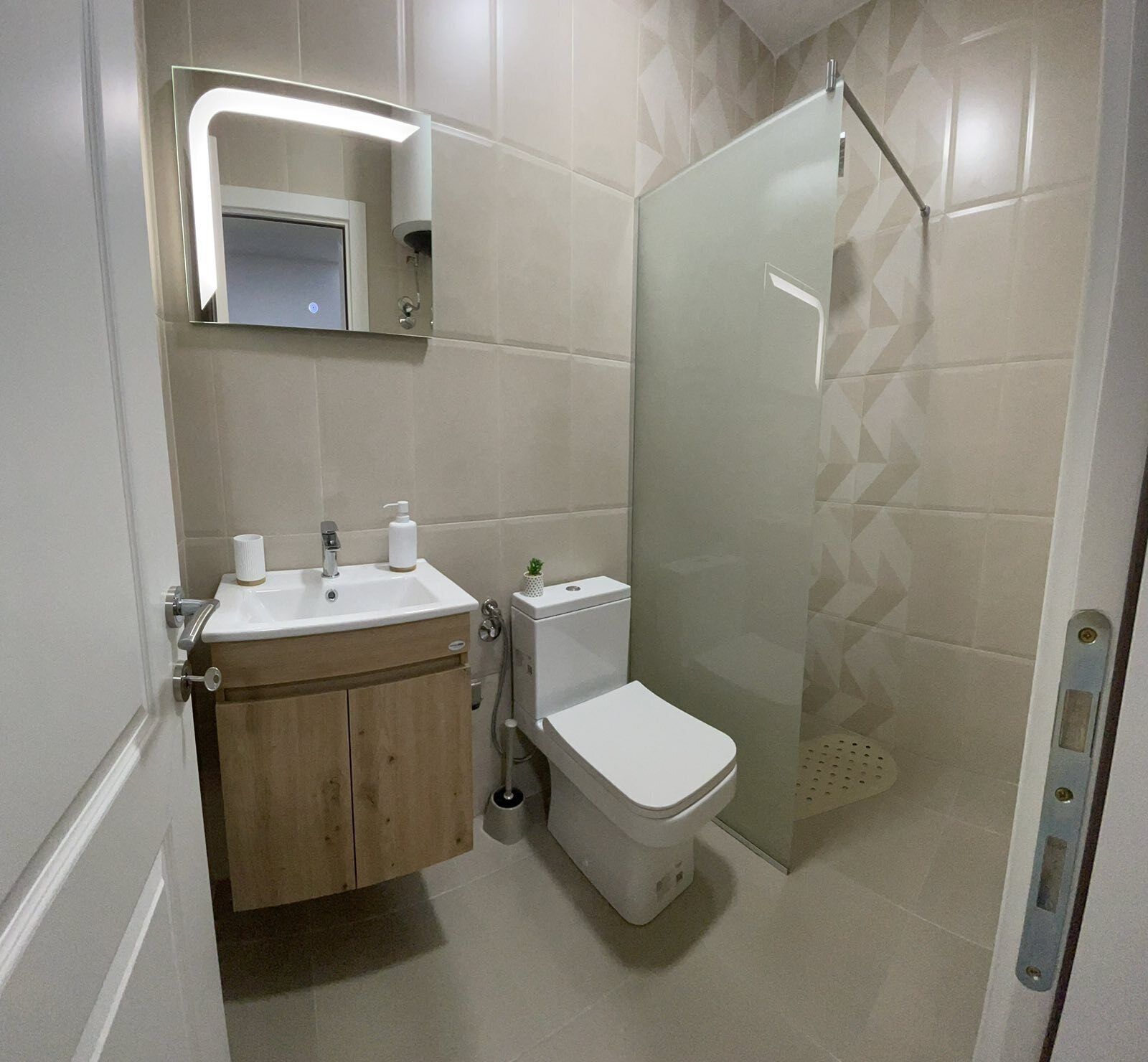 Classic Room, 1 Bedroom, Terrace | Bathroom