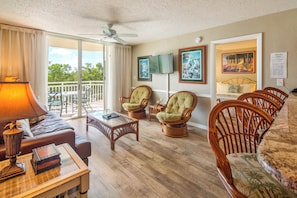 TV - Sunrise Suites Condo w/ Balcony, Pool & Hot Tub, Tennis & Covered Parking (Key West)