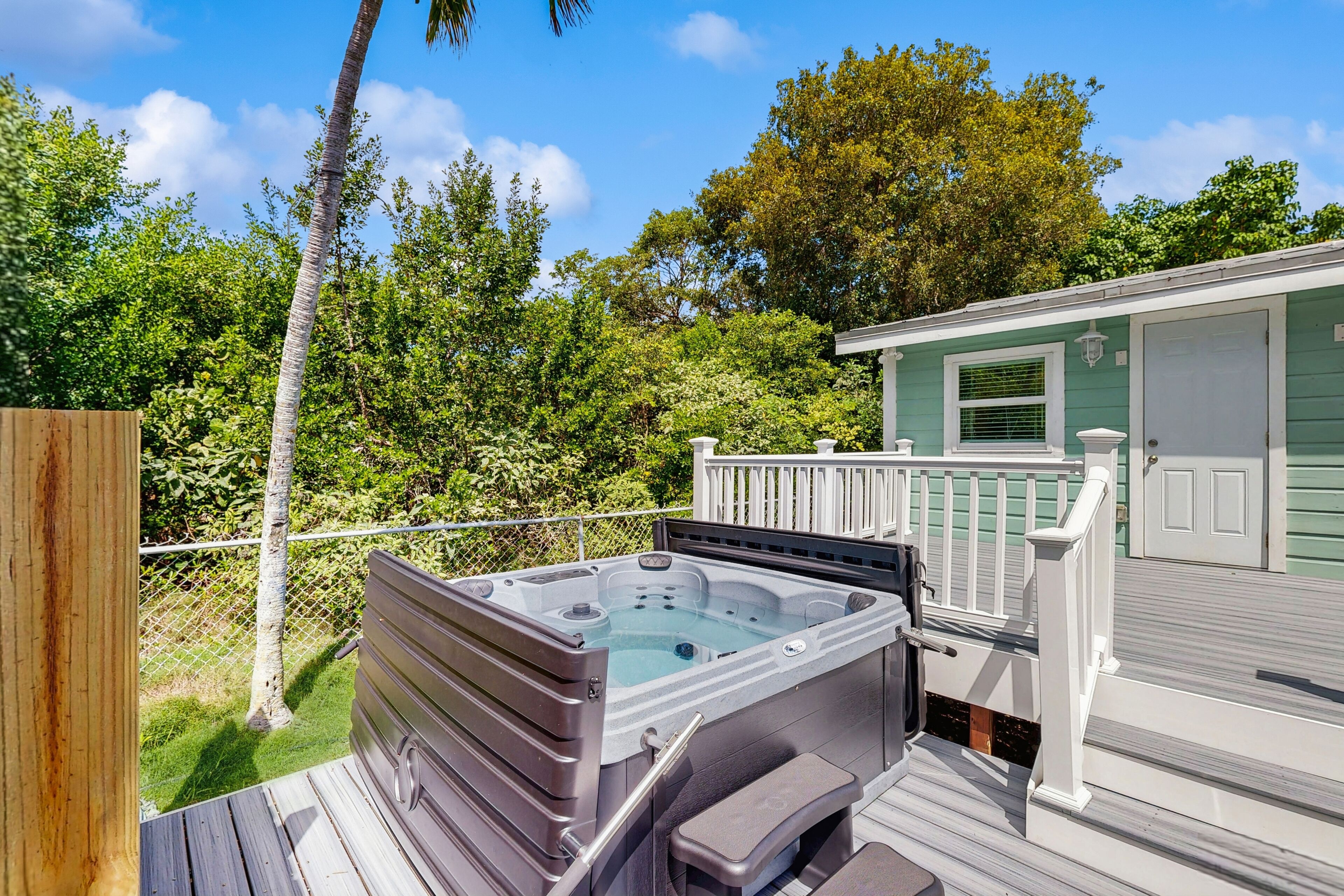 Outdoor spa tub