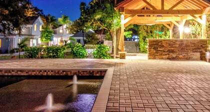 Luxury Waterfront Oasis •Pool & Gulf Access Dock
