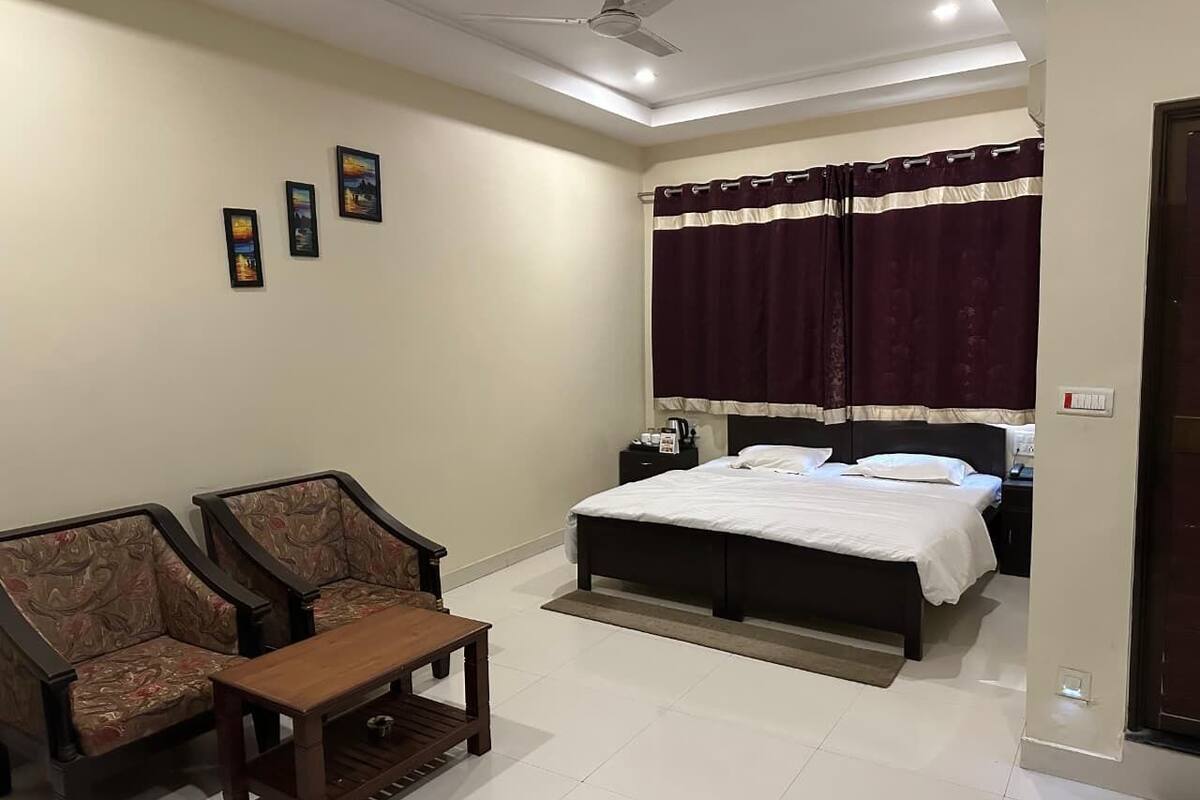 Deluxe Room, City View