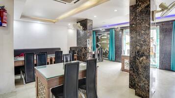 House | Tempat makan