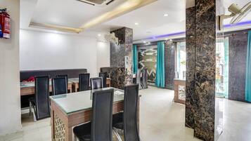 House | Tempat makan