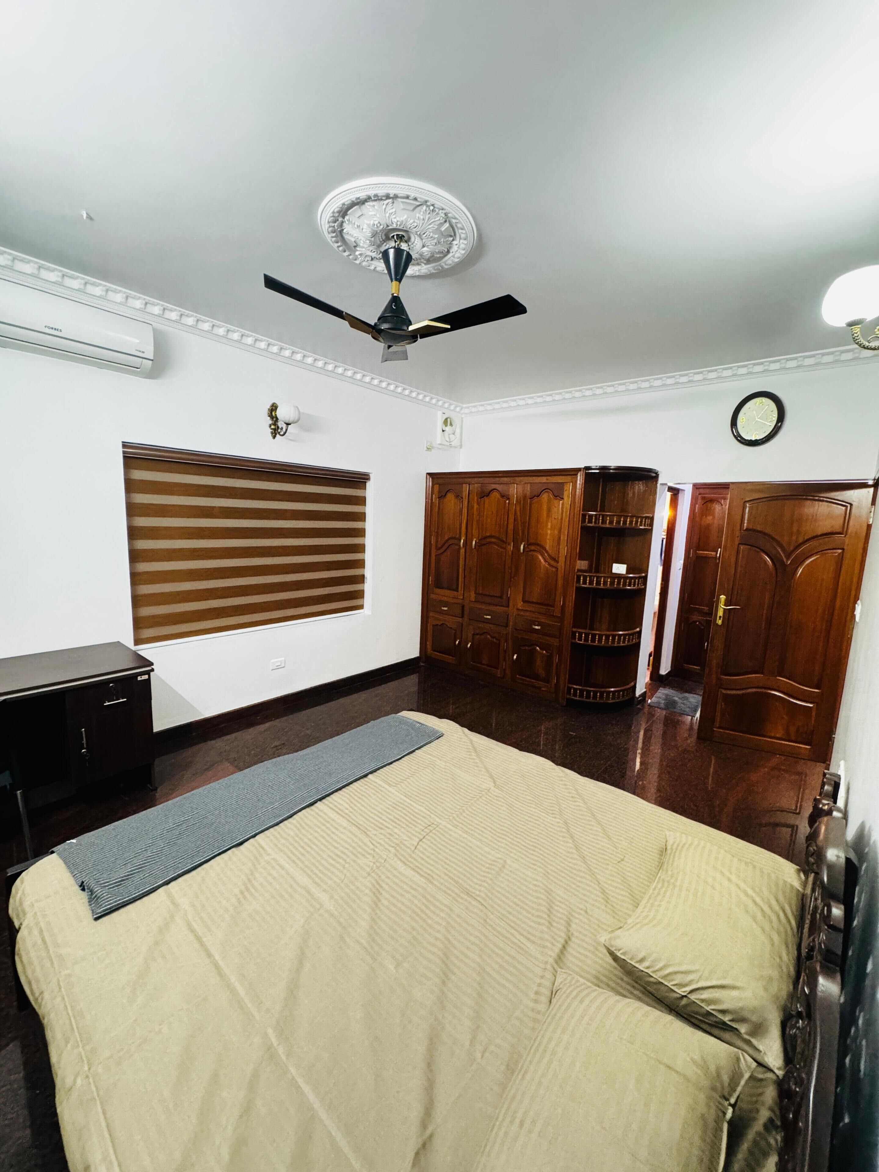 4 Schlafzimmer, Bügeleisen/Bügelbrett, WLAN, Bettwäsche