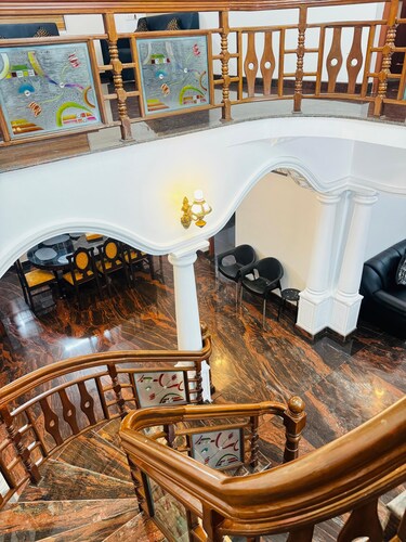 Spacious, fully air-conditioned 4-bedroom ensuite home