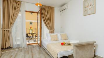 Double Room, Balcony
