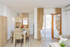 Appartement familial, balcon | Intérieur