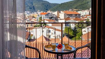 Family Apartment, Balcony | Dining